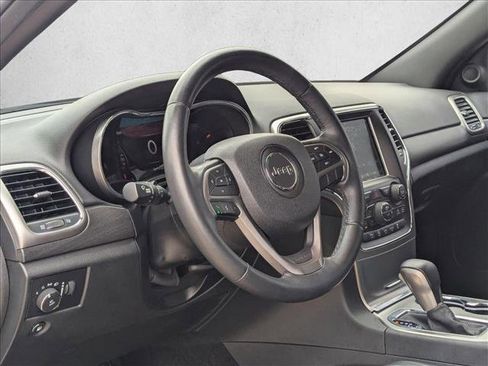 Used 2018 Jeep Grand Cherokee Altitude image 10