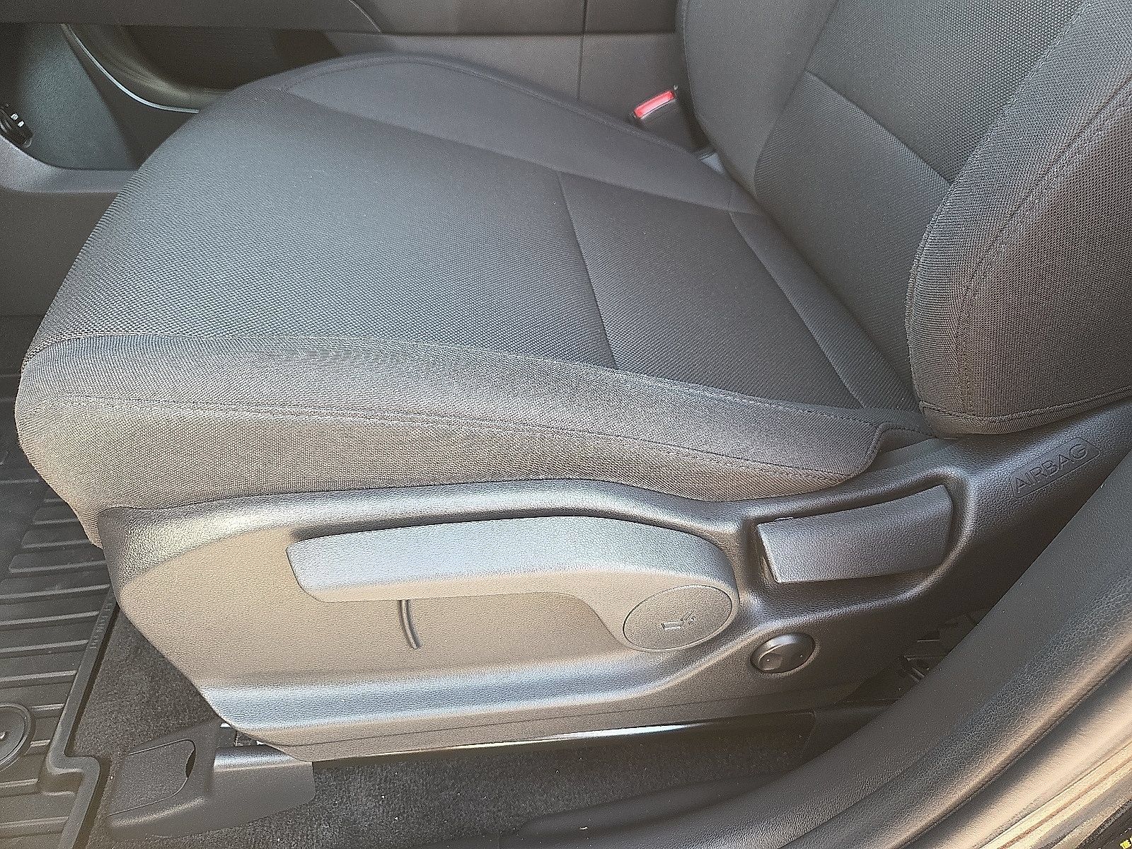Used 2025 Hyundai Santa Fe SE FWD image 21