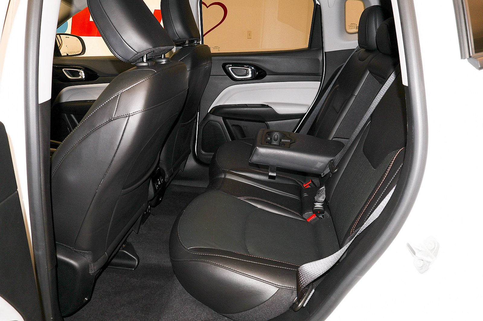 Used 2022 Jeep Compass Limited w/ Elite Group AWD/4WD image 13