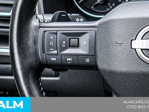 Used 2025 Nissan Rogue SV FWD image 27