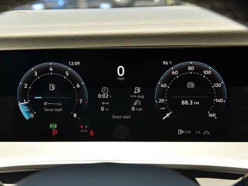 New 2026 Volkswagen Tiguan SE R-Line AWD/4WD image 12