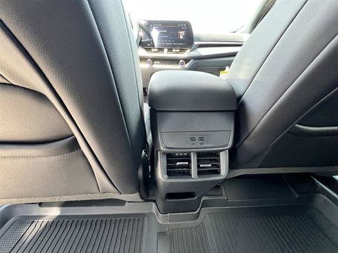 New 2027 Chevrolet Equinox LT w/ Convenience Package II AWD/4WD image 17