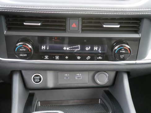 Certified 2023 Nissan Rogue SV image 23