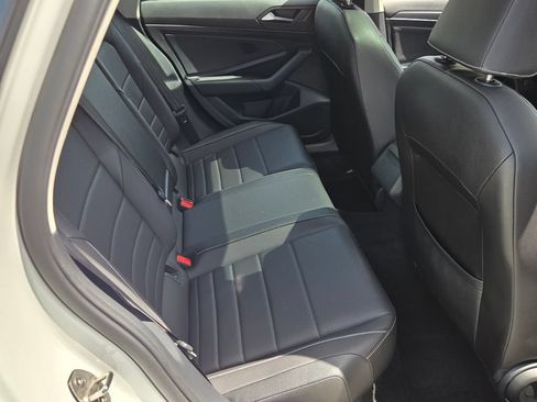 Certified 2023 Volkswagen Jetta SE w/ Panoramic Sunroof Package FWD image 17