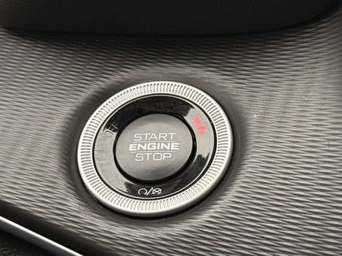 Used 2025 Jeep Grand Cherokee Laredo X w/ Luxury Tech Group I AWD/4WD image 36