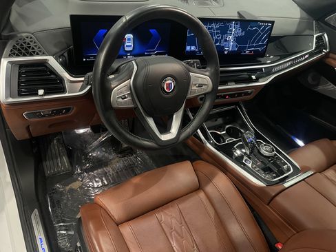 Used 2023 BMW ALPINA XB7 image 14