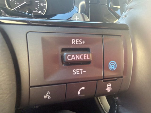 Used 2025 Nissan Pathfinder SL AWD/4WD image 26