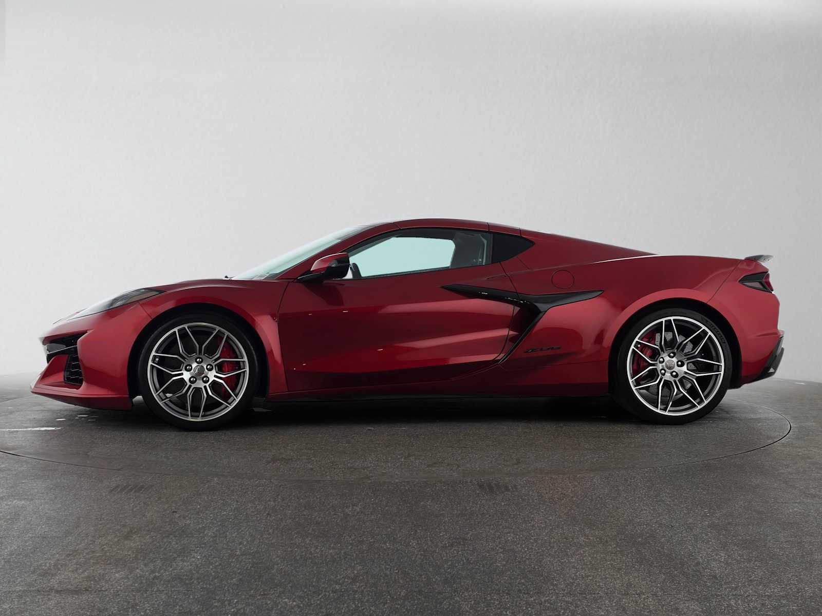 Used 2023 Chevrolet Corvette Z06 RWD image 7