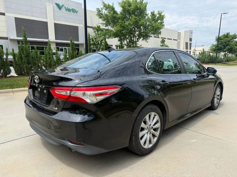 Used 2019 Toyota Camry LE FWD image 6