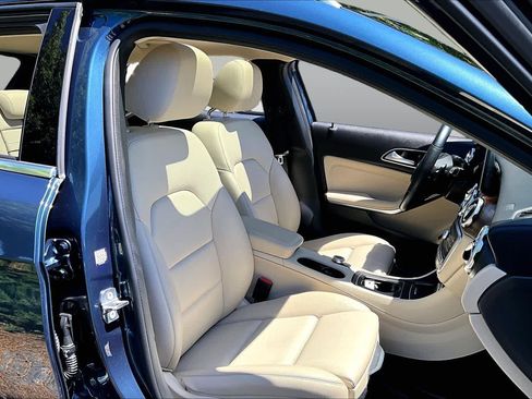 Certified 2019 Mercedes-Benz GLA 250 4MATIC image 9