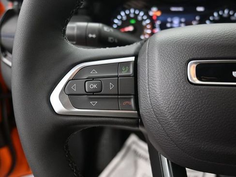 Used 2026 Jeep Compass Latitude AWD/4WD image 16
