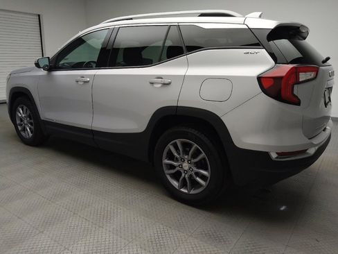 Used 2022 GMC Terrain SLT w/ Infotainment Package II AWD/4WD image 3