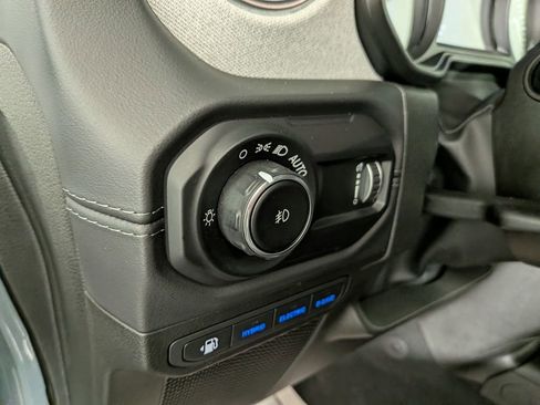 Certified 2025 Jeep Wrangler Unlimited Sahara w/ Safety Group image 19