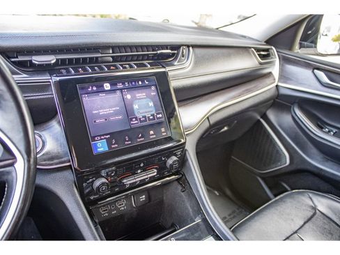 Used 2021 Jeep Grand Cherokee L Limited AWD/4WD image 41