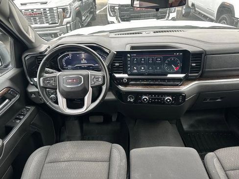 Used 2024 GMC Sierra 1500 Elevation image 7
