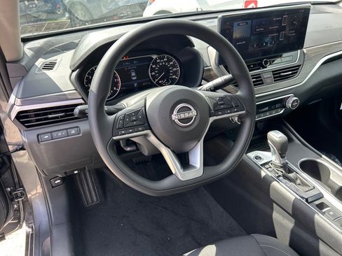 New 2025 Nissan Altima 2.5 SV w/ SV Special Edition Package image 5