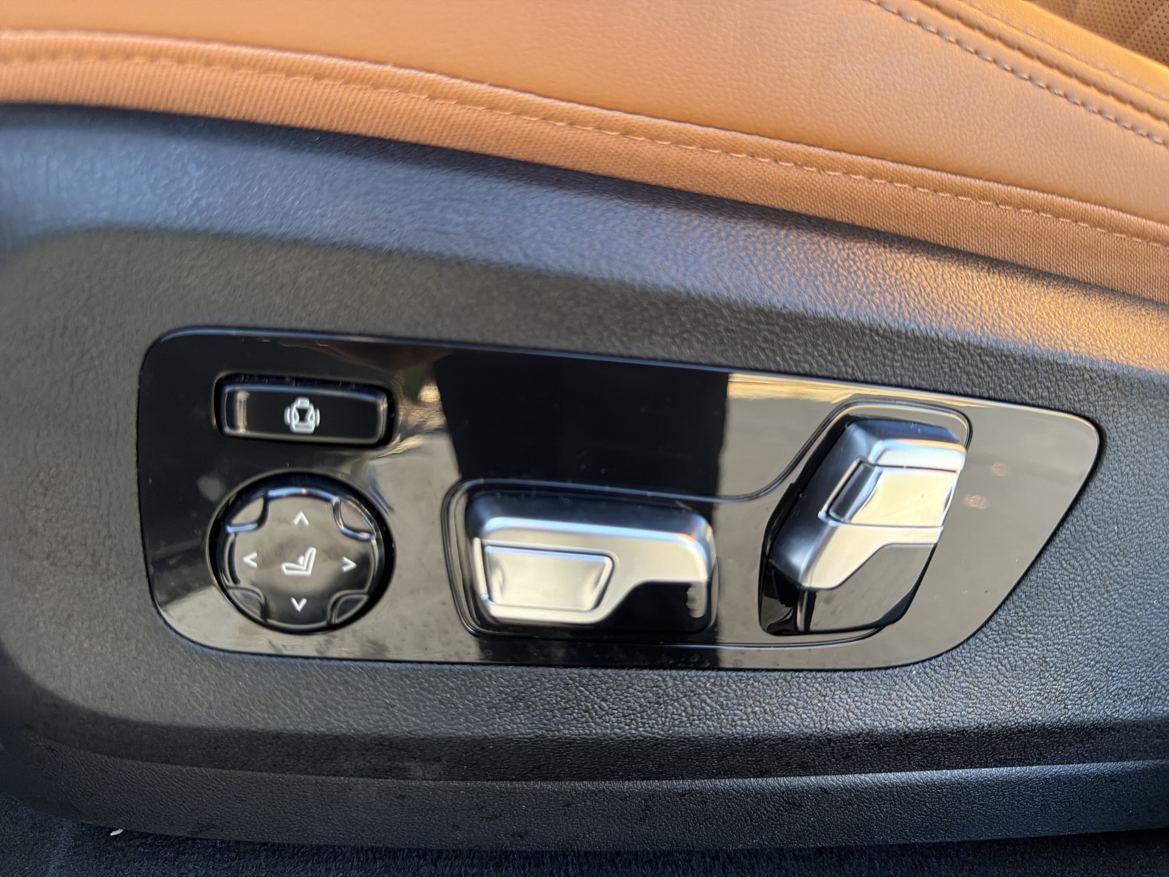 Used 2027 BMW X6 xDrive40i AWD/4WD image 30