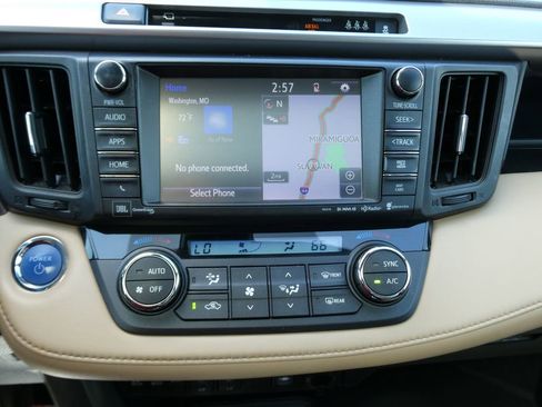 Used 2018 Toyota RAV4 Limited w/ Advanced Technology Package AWD/4WD image 31