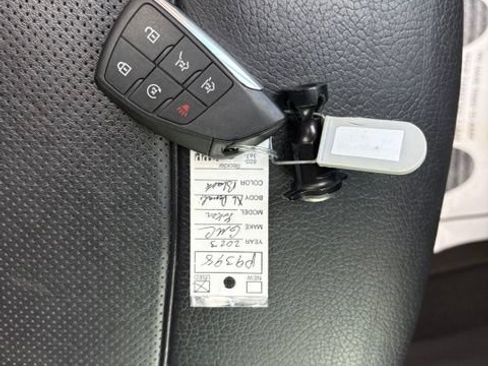 Used 2023 GMC Yukon XL Denali AWD/4WD image 6