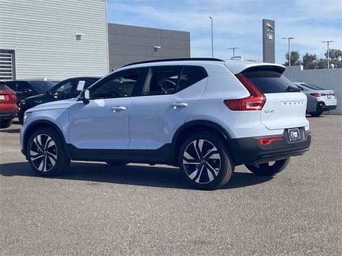 New 2025 Volvo XC40 B5 Plus w/ Protection Package Premier image 9