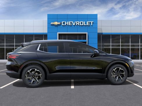 New 2026 Chevrolet Equinox EV LT image 5