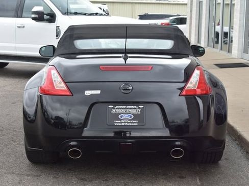 Used 2010 Nissan 370Z Touring w/ Sport Pkg RWD image 9