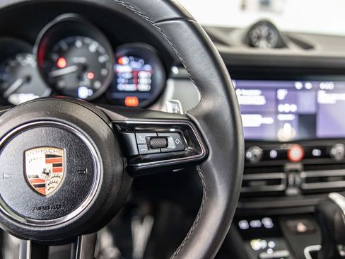 Used 2024 Porsche Macan AWD/4WD image 27