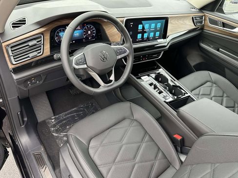 New 2026 Volkswagen Atlas SE image 10