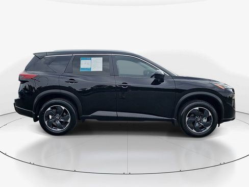 Used 2025 Nissan Rogue SV w/ SV Premium Package FWD image 5