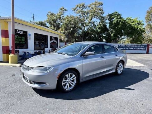 Used 2015 Chrysler 200 Limited w/ Convenience Group image 8