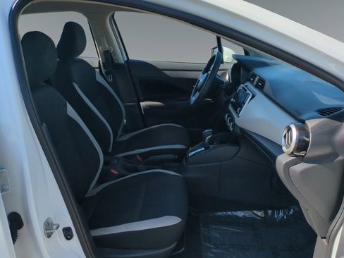 Used 2021 Nissan Versa SV image 32