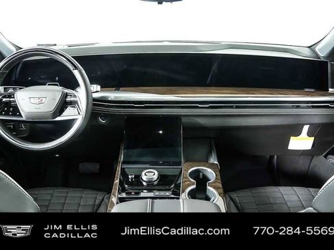 Used 2026 Cadillac Escalade ESV Platinum Sport w/ LPO, ONYX Package AWD/4WD image 21