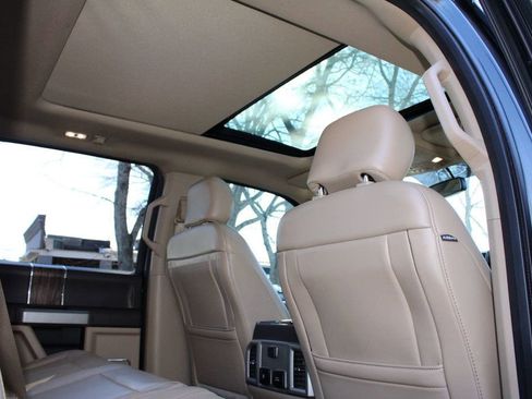 Used 2018 Ford F150 Lariat image 39