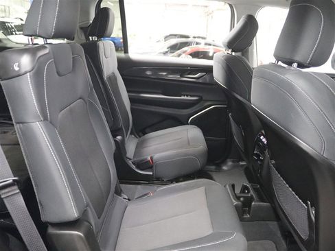 Used 2022 Jeep Grand Cherokee L Laredo w/ Luxury Tech Group I image 19