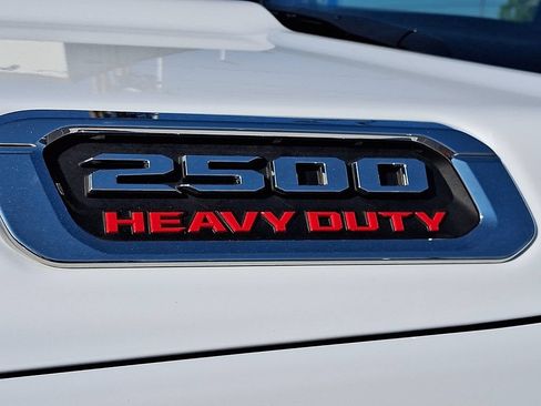 Used 2025 RAM 2500 Big Horn AWD/4WD image 32