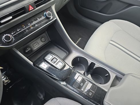 Used 2022 Hyundai Sonata SE image 22