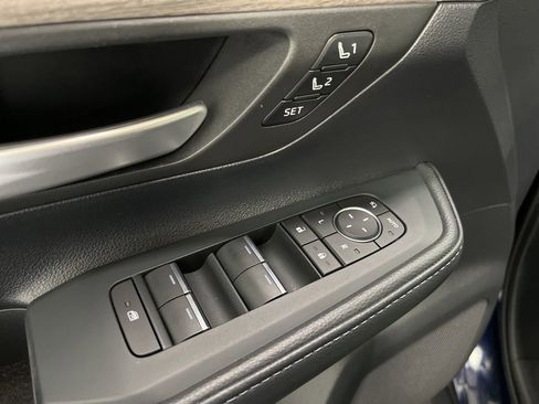 Used 2024 Toyota Grand Highlander AWD image 5