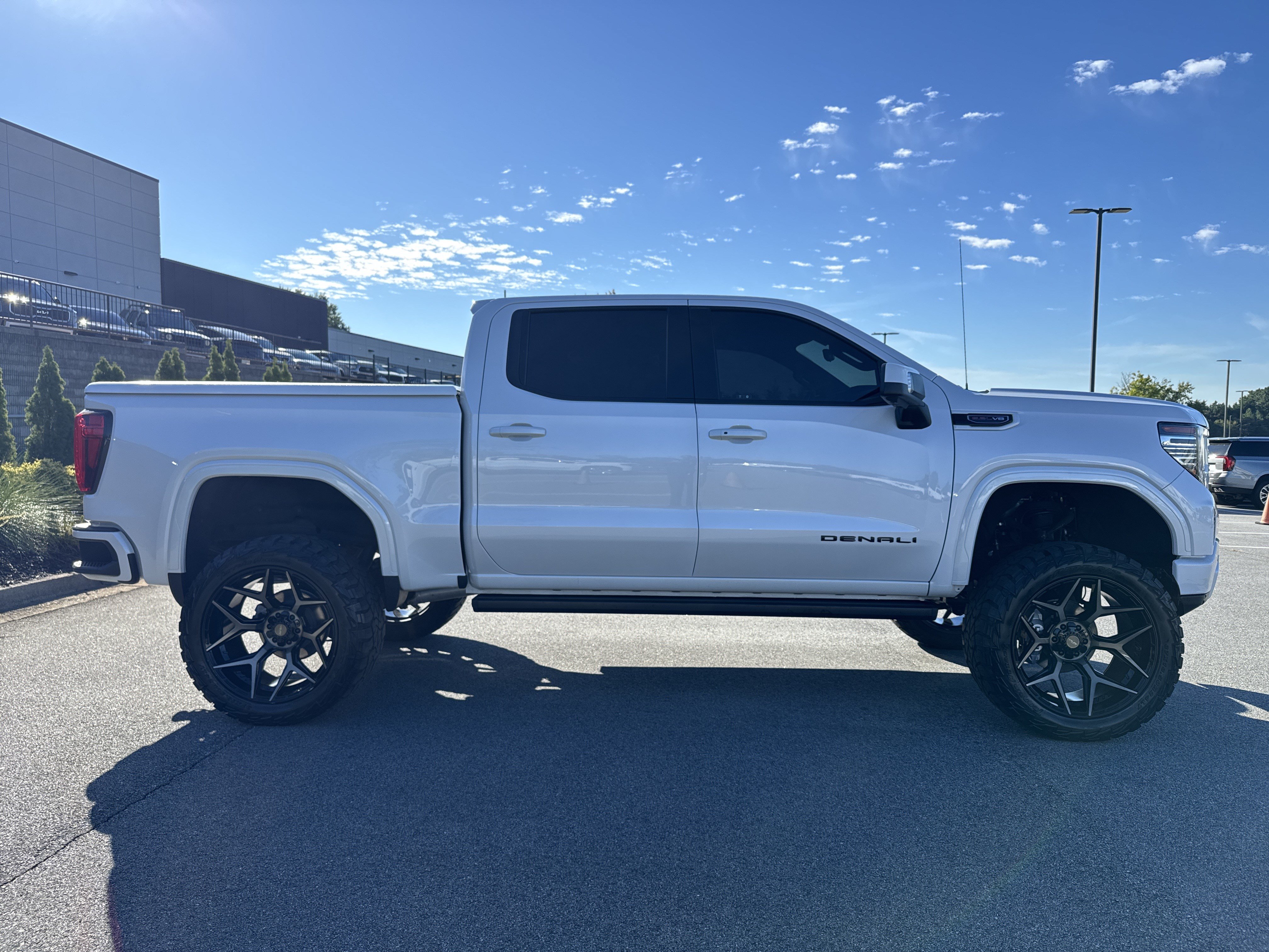 Used 2024 GMC Sierra 1500 Denali w/ Denali Reserve Package AWD/4WD image 11