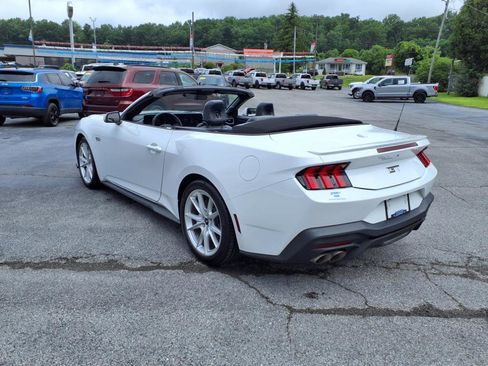 Used 2024 Ford Mustang GT Premium image 3