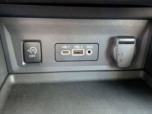 Used 2024 Nissan Sentra SV FWD image 32
