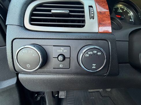 Used 2013 Chevrolet Avalanche LT w/ All-Star Edition image 25