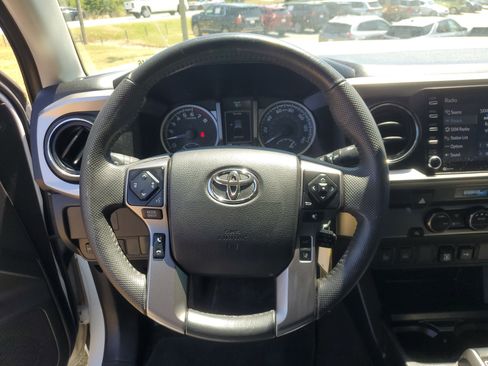 Used 2022 Toyota Tacoma SR5 w/ Technology Package RWD image 25