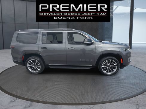 Used 2024 Jeep Wagoneer Series II w/ Premium Group I RWD image 9