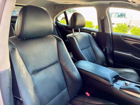Used 2014 Lexus LS 460 AWD w/ Comfort Package image 46