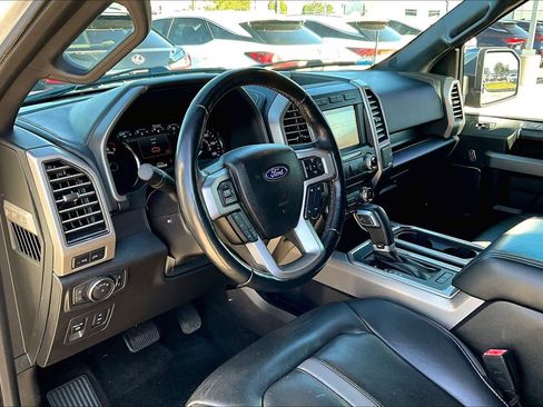 Used 2018 Ford F150 Platinum w/ Equipment Group 701A Luxury image 17
