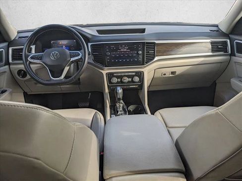 Used 2022 Volkswagen Atlas SE w/ Black Wheel Package image 16
