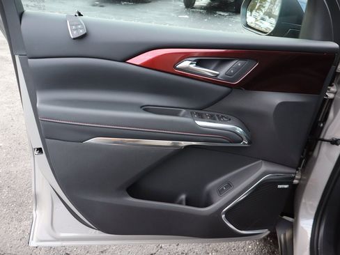 New 2026 Chevrolet Traverse Z71 image 3