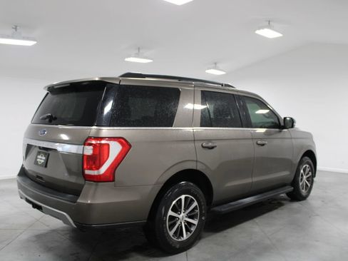 Used 2019 Ford Expedition XLT w/ Equipment Group 201A AWD/4WD image 9