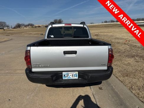 Used 2013 Toyota Tacoma 4x4 Double Cab w/ Convenience Pkg image 4
