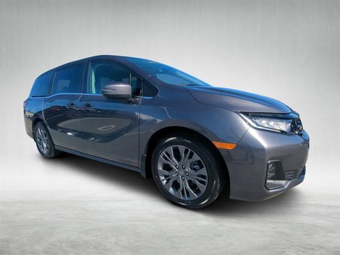 New 2026 Honda Odyssey Touring image 2